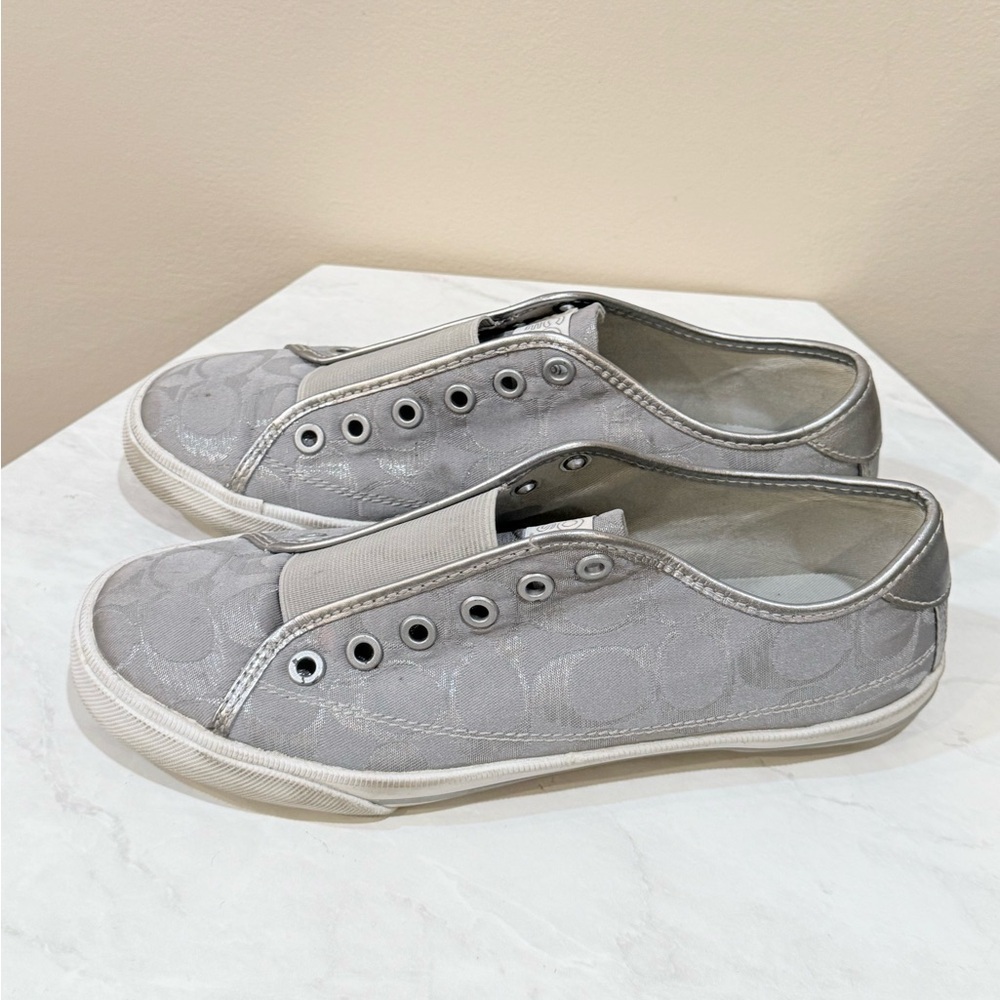 🔥Coach Women’s Gray Slip-On Sneakers Size 8 EUC 🔥